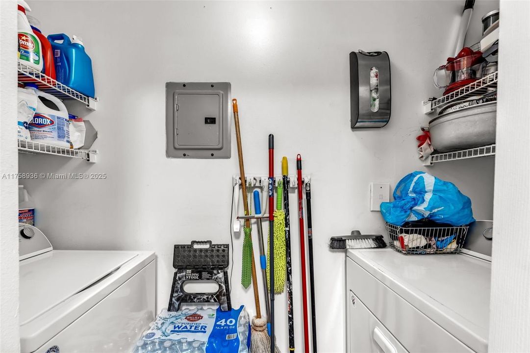 Recently Sold: $400,000 (3 beds, 2 baths, 1185 Square Feet)