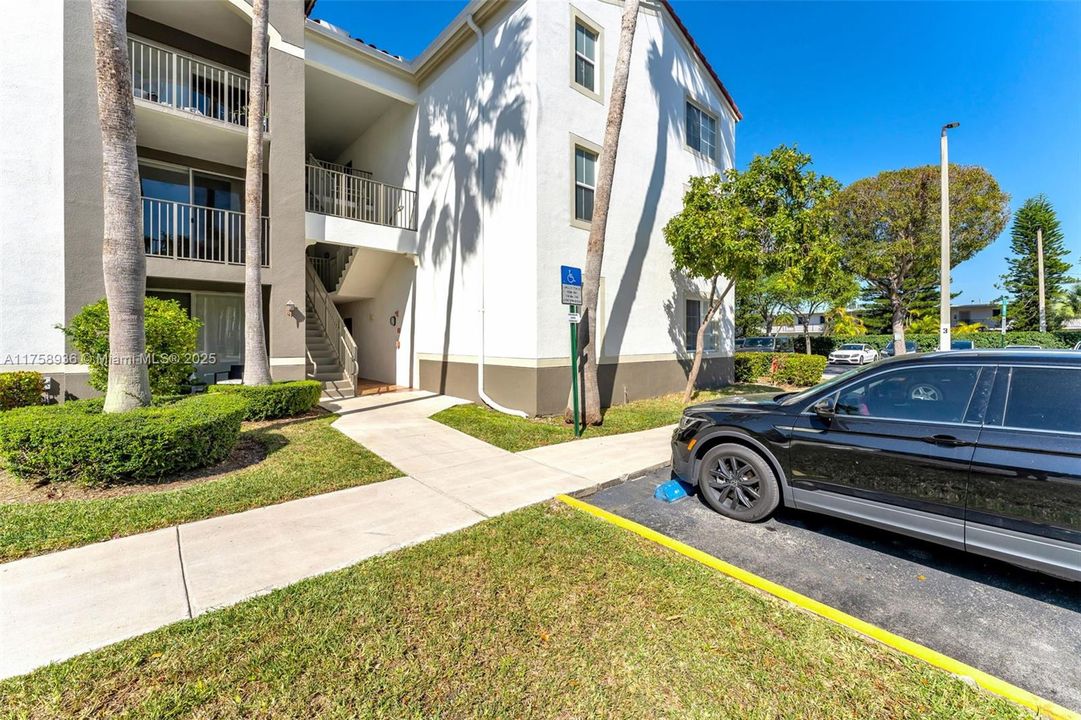 Recently Sold: $400,000 (3 beds, 2 baths, 1185 Square Feet)