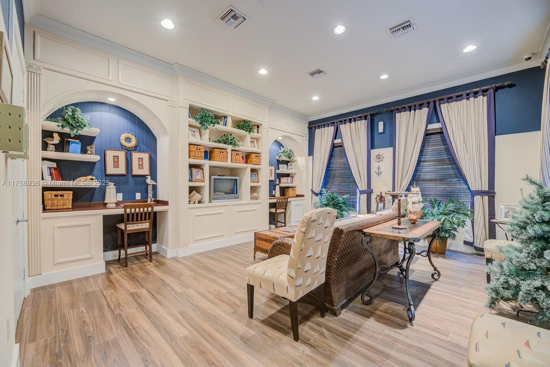 Recently Sold: $400,000 (3 beds, 2 baths, 1185 Square Feet)