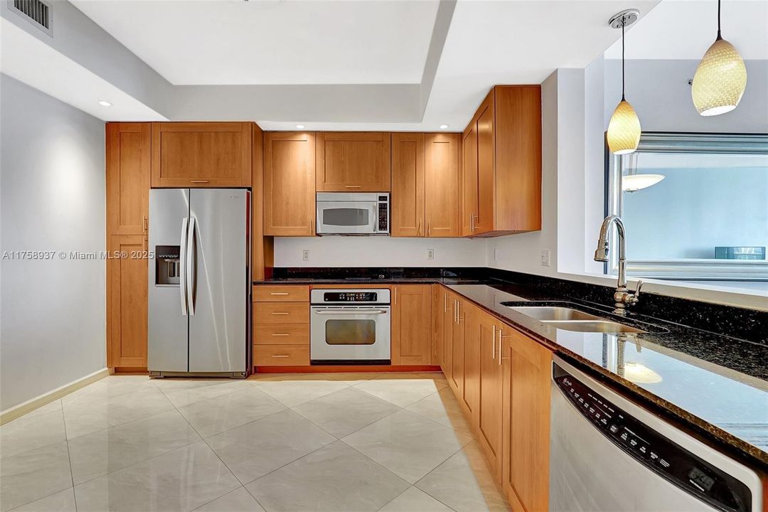 Recently Sold: $649,000 (3 beds, 3 baths, 1650 Square Feet)