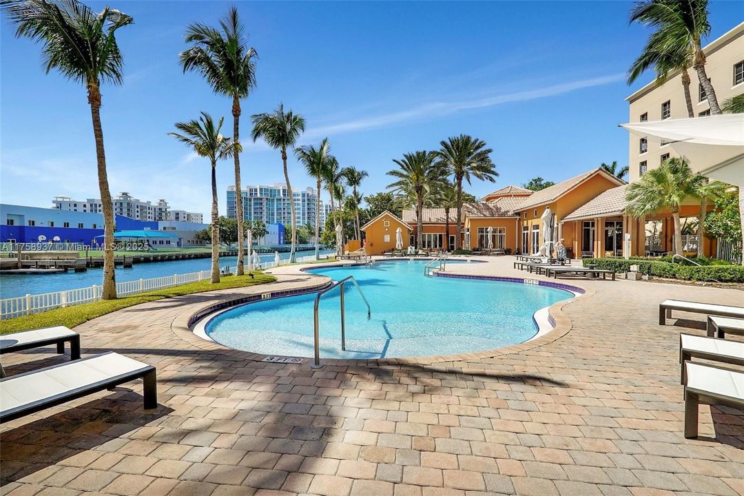 Recently Sold: $649,000 (3 beds, 3 baths, 1650 Square Feet)