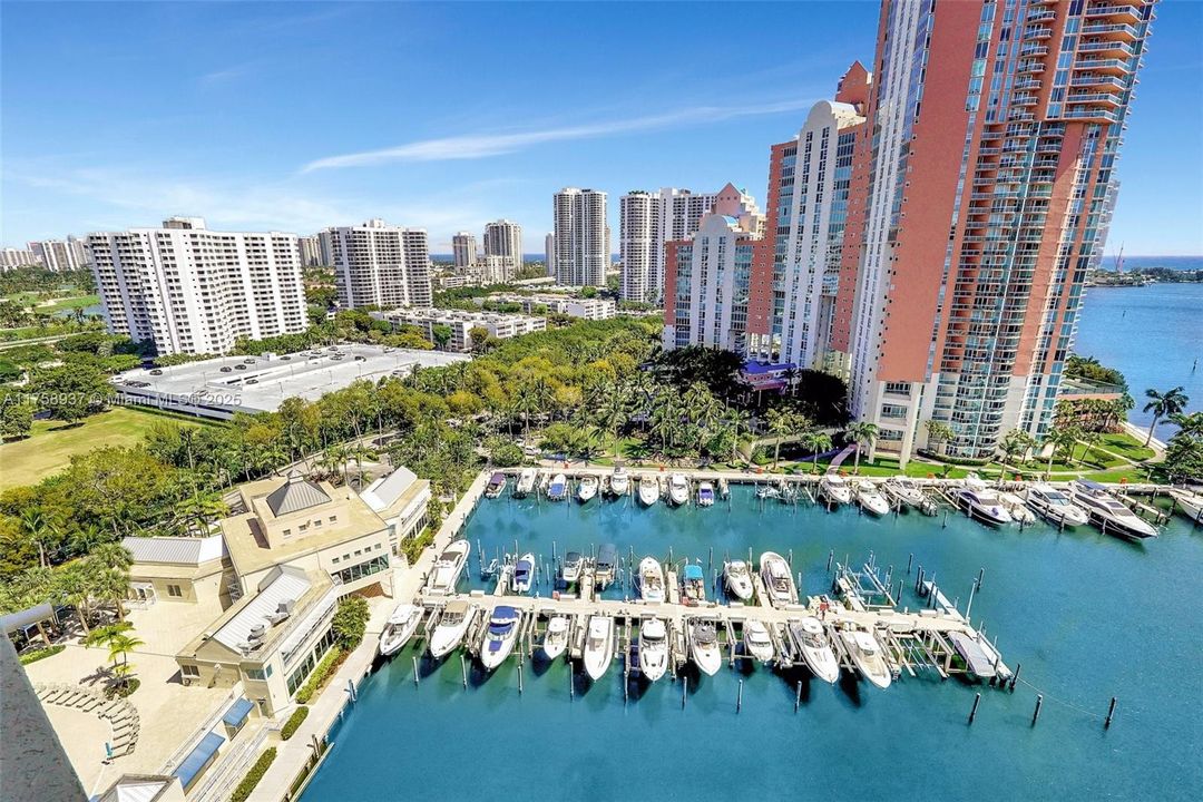 Recently Sold: $649,000 (3 beds, 3 baths, 1650 Square Feet)