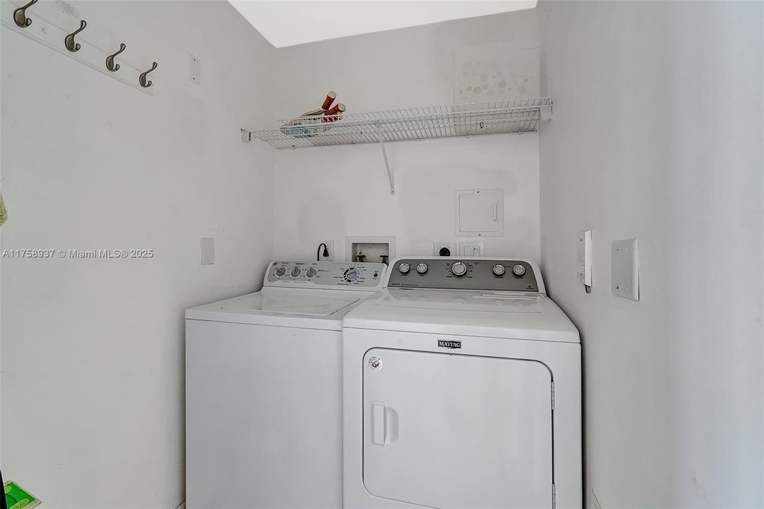 Recently Sold: $649,000 (3 beds, 3 baths, 1650 Square Feet)