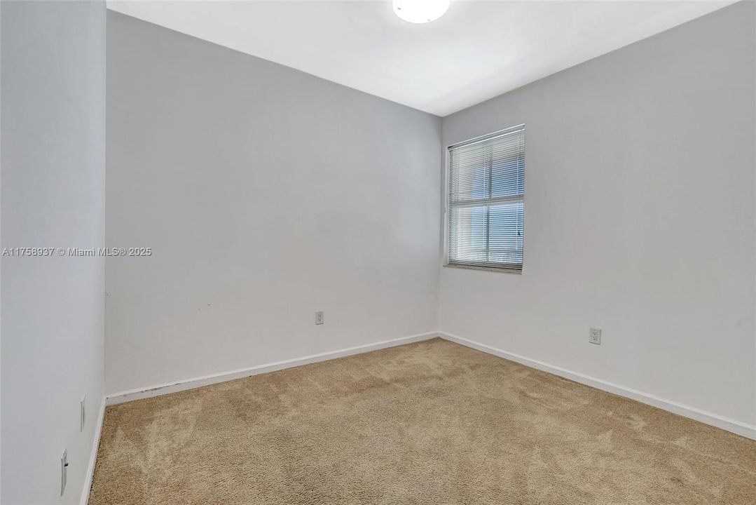 Recently Sold: $649,000 (3 beds, 3 baths, 1650 Square Feet)