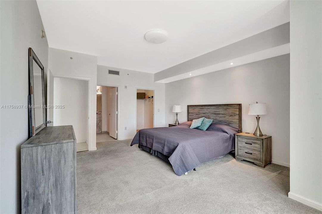 Recently Sold: $649,000 (3 beds, 3 baths, 1650 Square Feet)