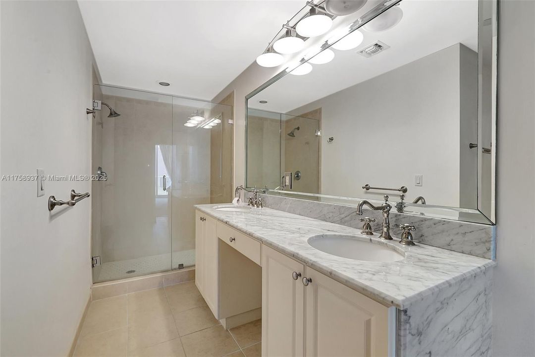 Recently Sold: $649,000 (3 beds, 3 baths, 1650 Square Feet)