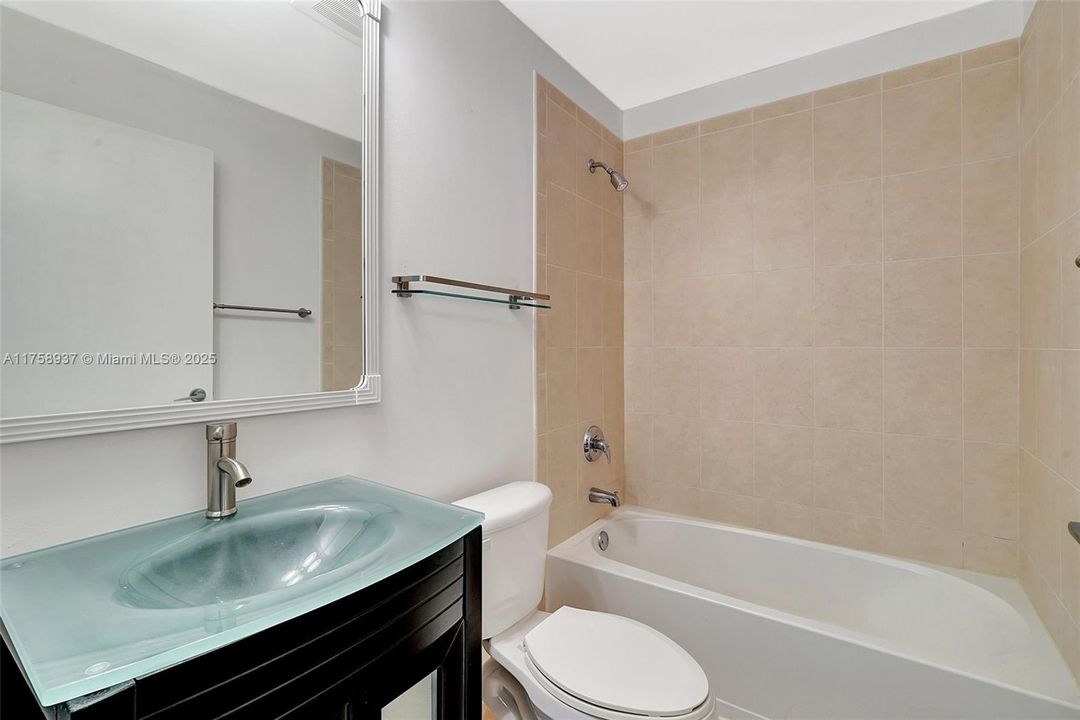 Recently Sold: $649,000 (3 beds, 3 baths, 1650 Square Feet)