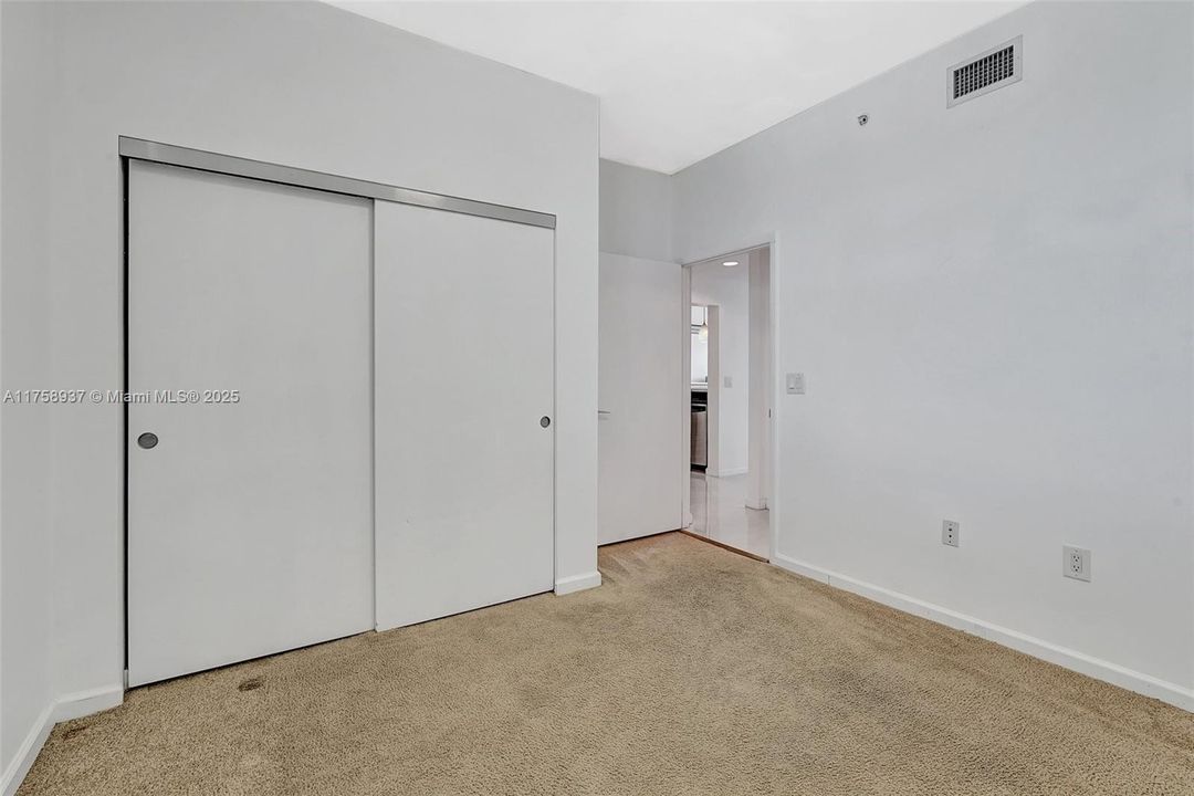 Recently Sold: $649,000 (3 beds, 3 baths, 1650 Square Feet)