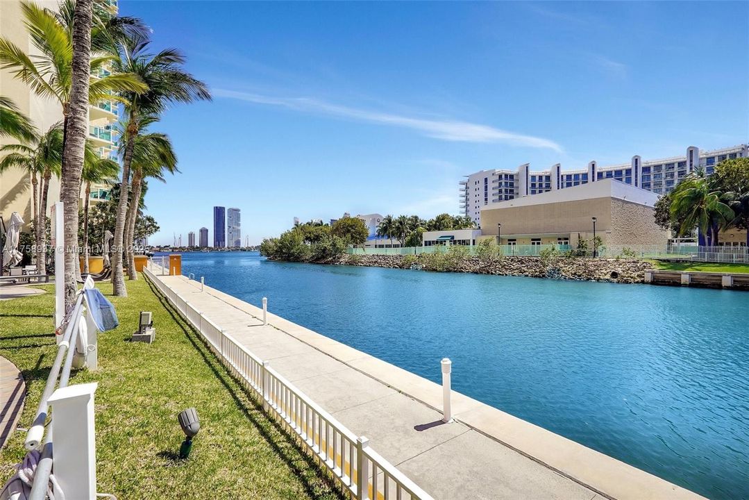 Recently Sold: $649,000 (3 beds, 3 baths, 1650 Square Feet)