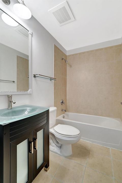 Recently Sold: $649,000 (3 beds, 3 baths, 1650 Square Feet)