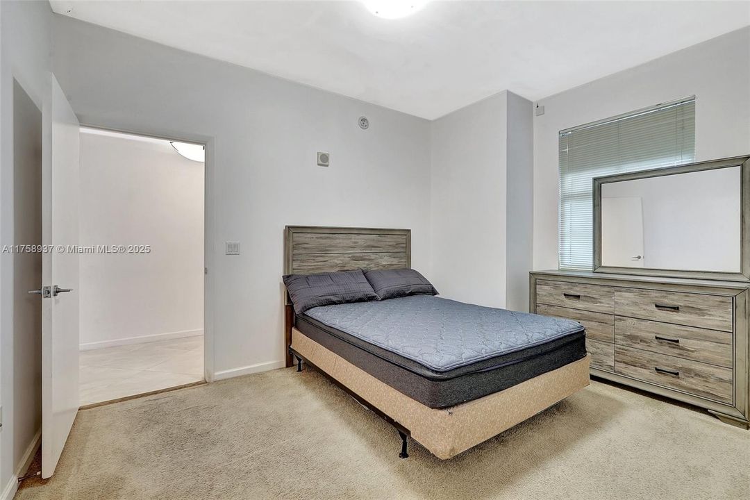 Recently Sold: $649,000 (3 beds, 3 baths, 1650 Square Feet)