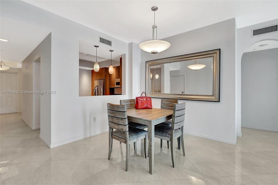 Recently Sold: $649,000 (3 beds, 3 baths, 1650 Square Feet)