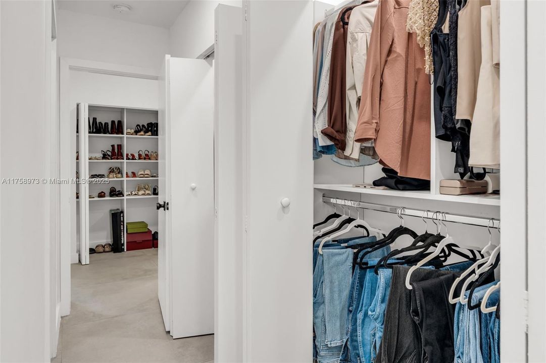 Недавно продано: $2,500,000 (4 спален, 4 ванн, 2050 Квадратных фут)