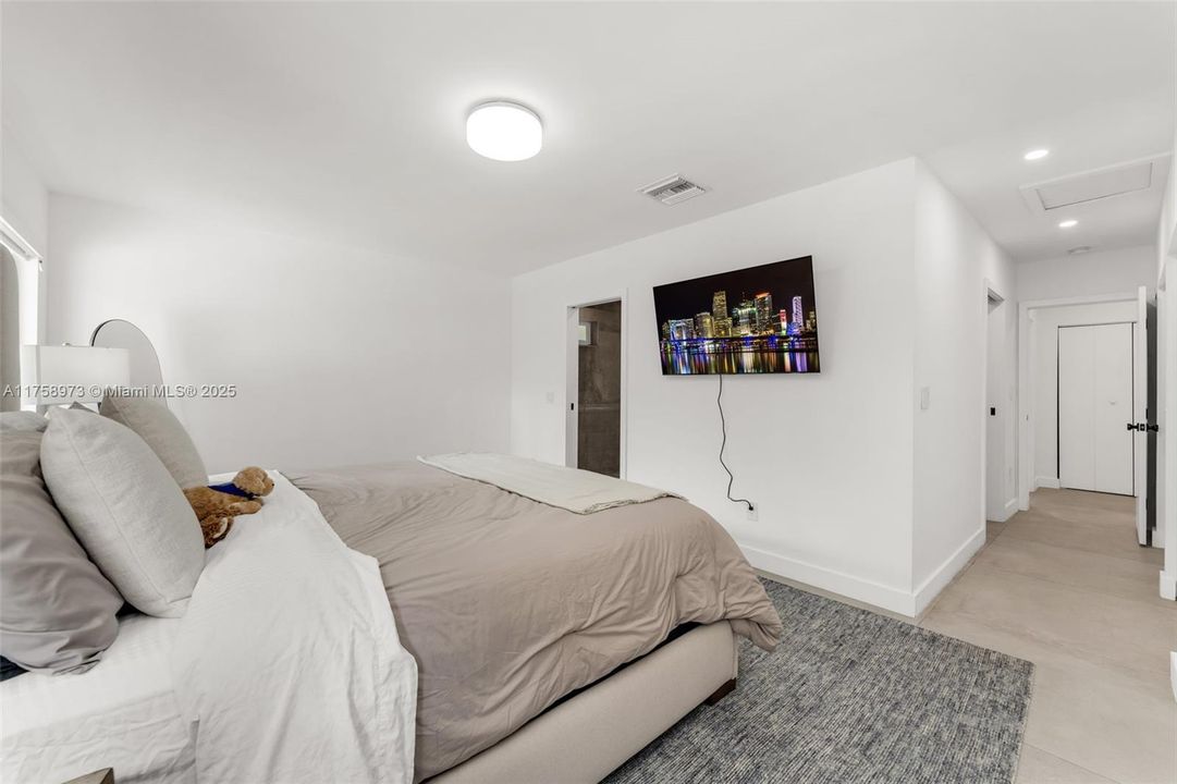 Недавно продано: $2,500,000 (4 спален, 4 ванн, 2050 Квадратных фут)