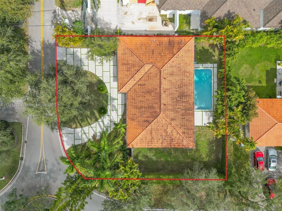 Недавно продано: $2,500,000 (4 спален, 4 ванн, 2050 Квадратных фут)