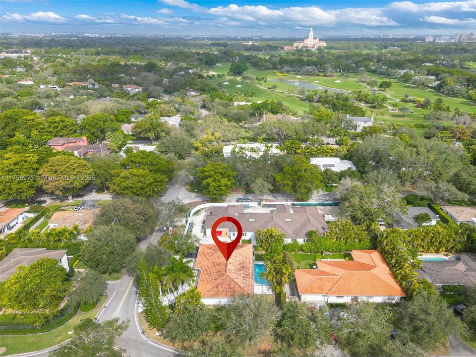 Недавно продано: $2,500,000 (4 спален, 4 ванн, 2050 Квадратных фут)