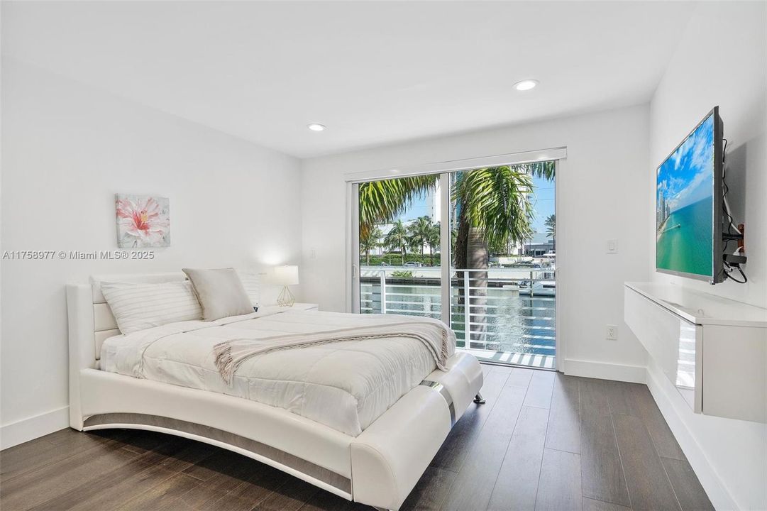 For Rent: $26,000 (4 beds, 3 baths, 2991 Square Feet)