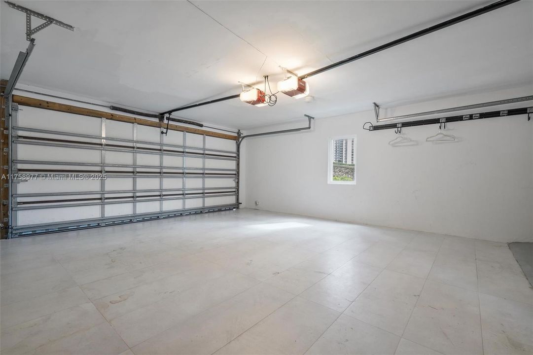 For Rent: $26,000 (4 beds, 3 baths, 2991 Square Feet)