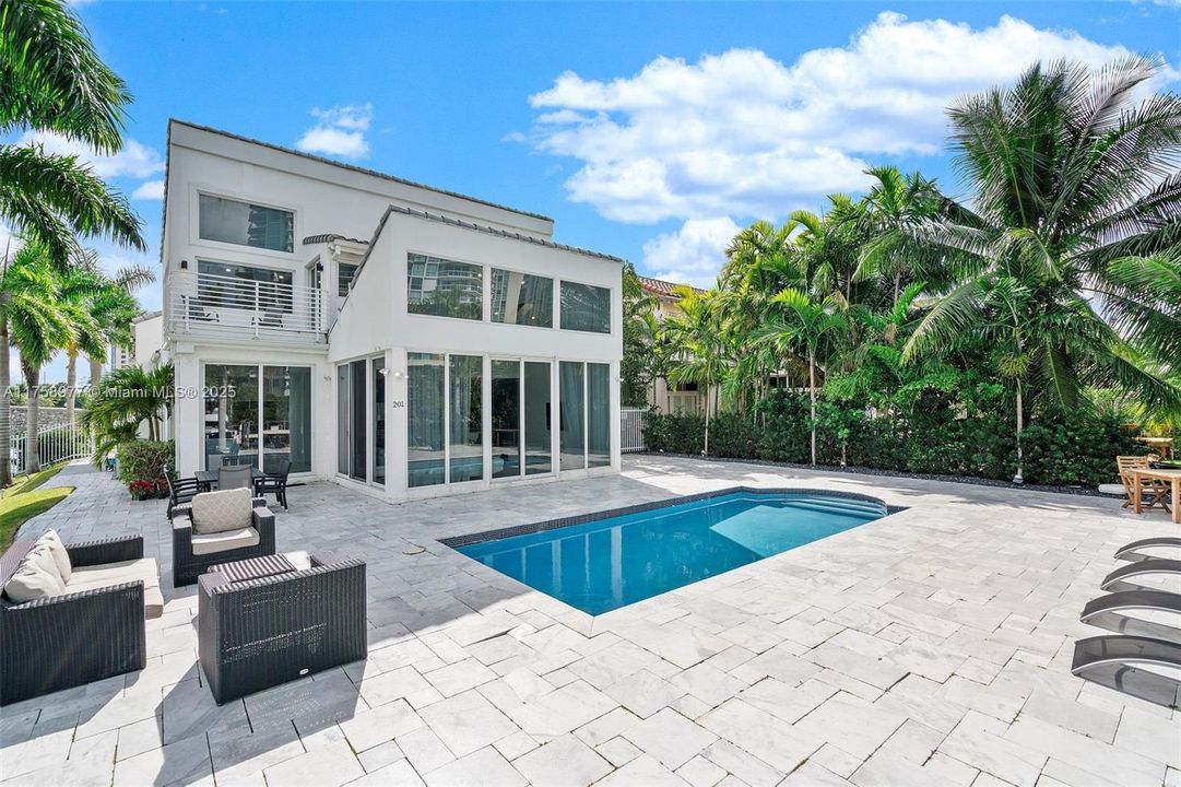 For Rent: $26,000 (4 beds, 3 baths, 2991 Square Feet)