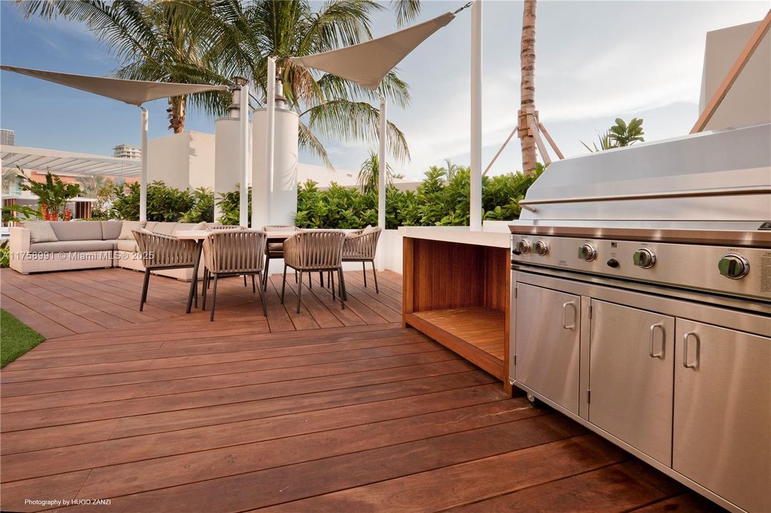 待售: $1,020,000 (2 贝兹, 2 浴室, 1637 平方英尺)