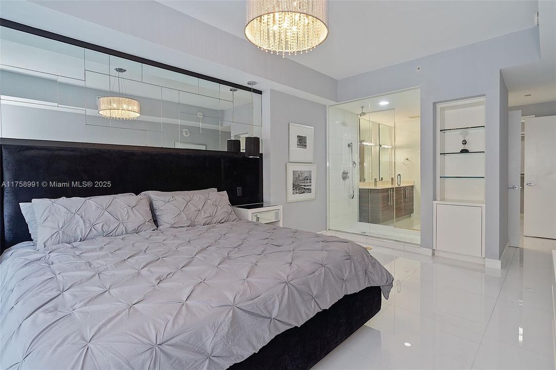 待售: $1,020,000 (2 贝兹, 2 浴室, 1637 平方英尺)