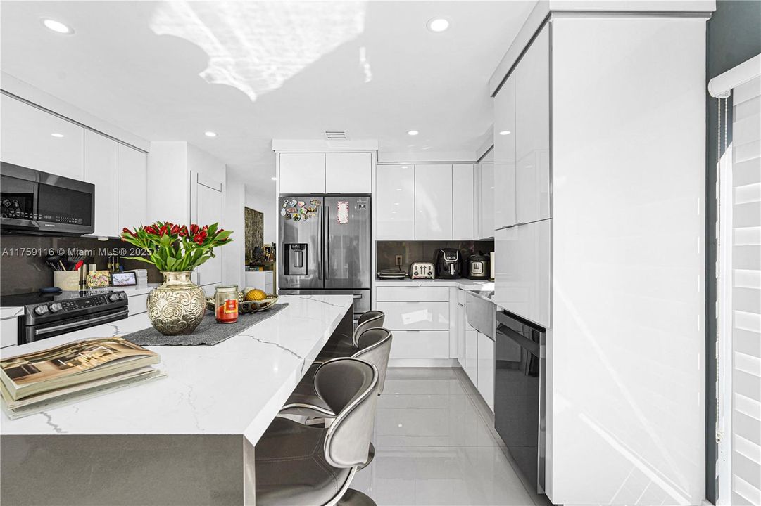 Recently Rented: $6,000 (4 beds, 2 baths, 2258 Square Feet)