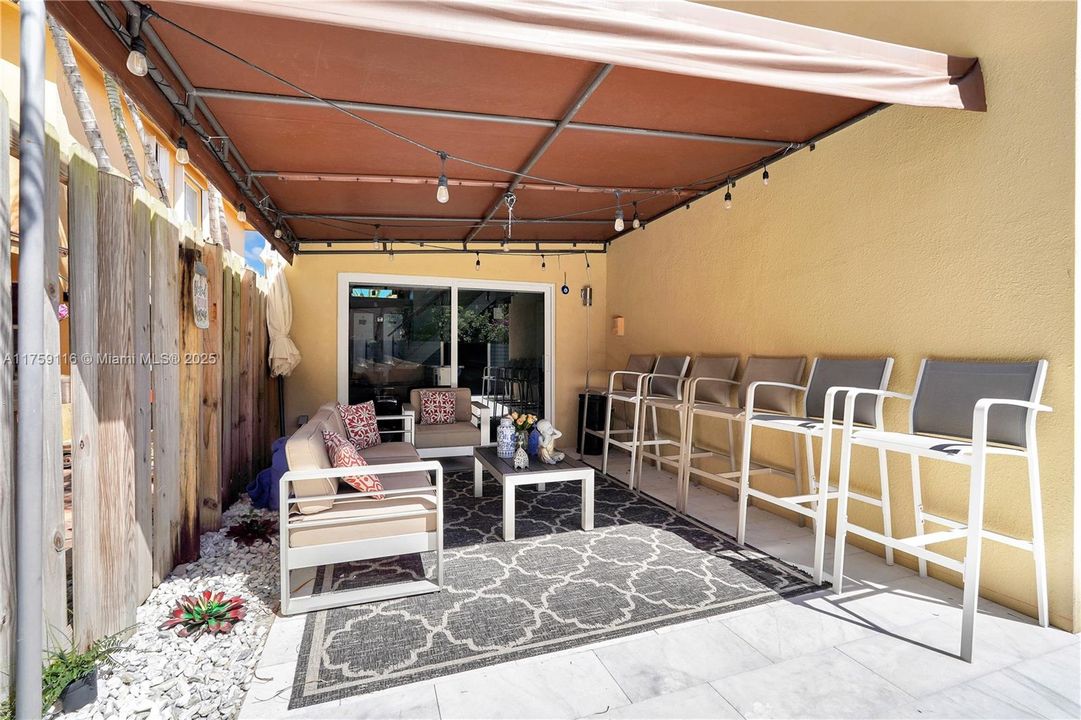 Recently Rented: $6,000 (4 beds, 2 baths, 2258 Square Feet)