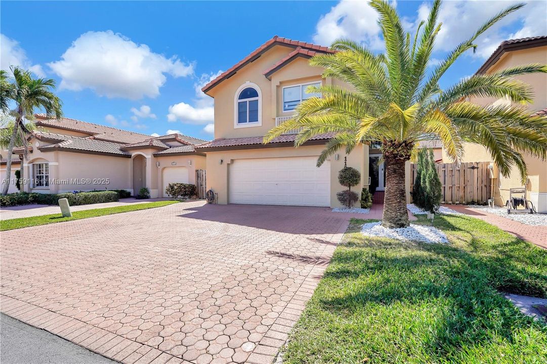 Recently Rented: $6,000 (4 beds, 2 baths, 2258 Square Feet)