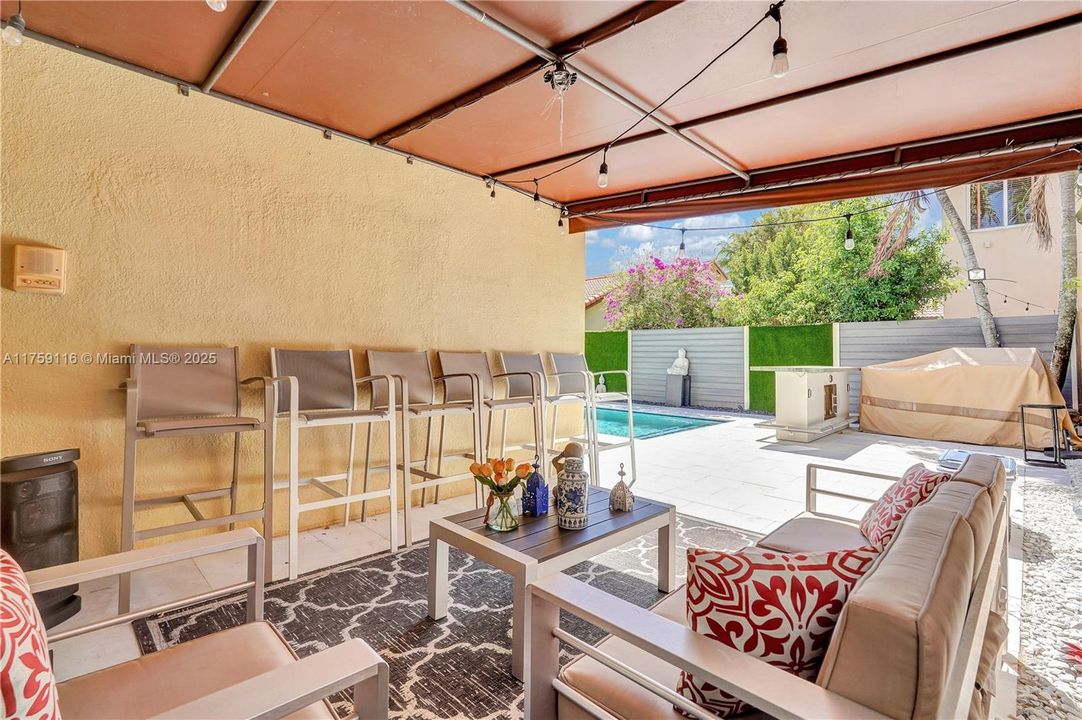 Recently Rented: $6,000 (4 beds, 2 baths, 2258 Square Feet)