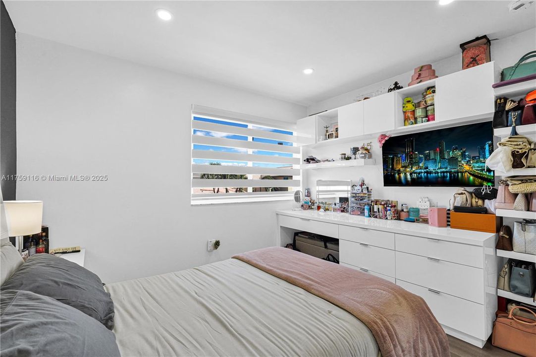 Recently Rented: $6,000 (4 beds, 2 baths, 2258 Square Feet)