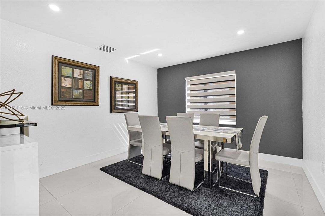 Recently Rented: $6,000 (4 beds, 2 baths, 2258 Square Feet)