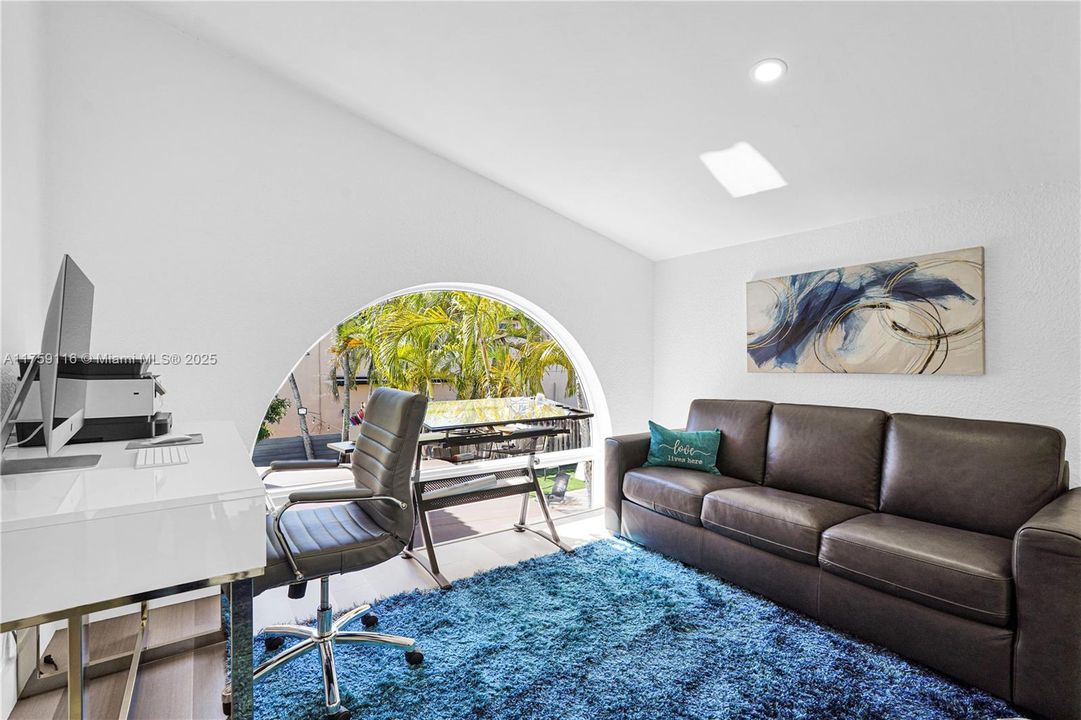 Recently Rented: $6,000 (4 beds, 2 baths, 2258 Square Feet)