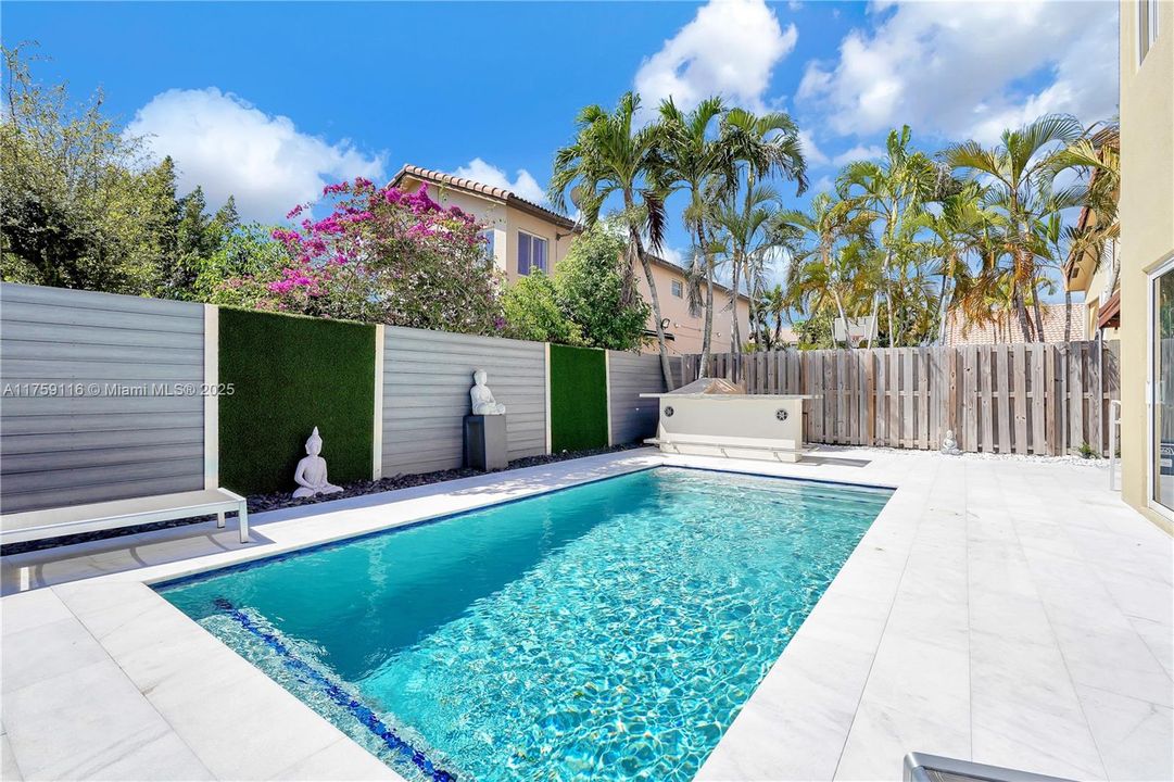 Recently Rented: $6,000 (4 beds, 2 baths, 2258 Square Feet)