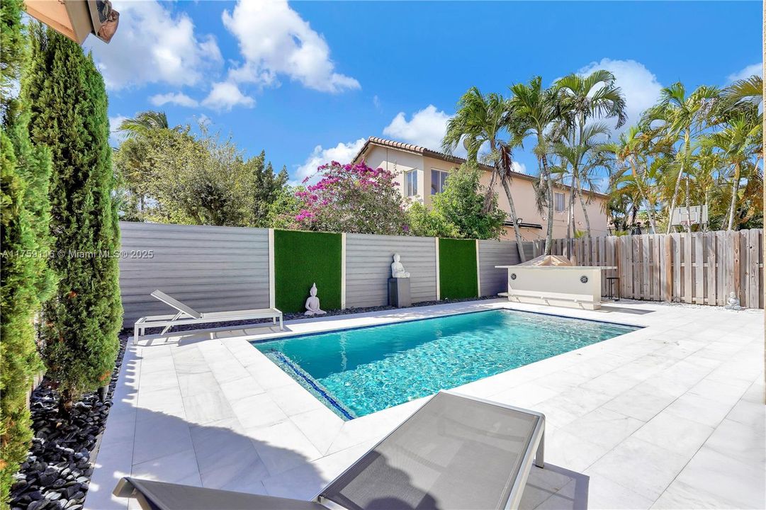 Recently Rented: $6,000 (4 beds, 2 baths, 2258 Square Feet)