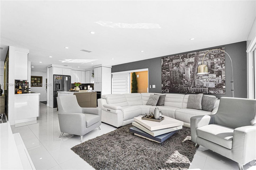 Recently Rented: $6,000 (4 beds, 2 baths, 2258 Square Feet)