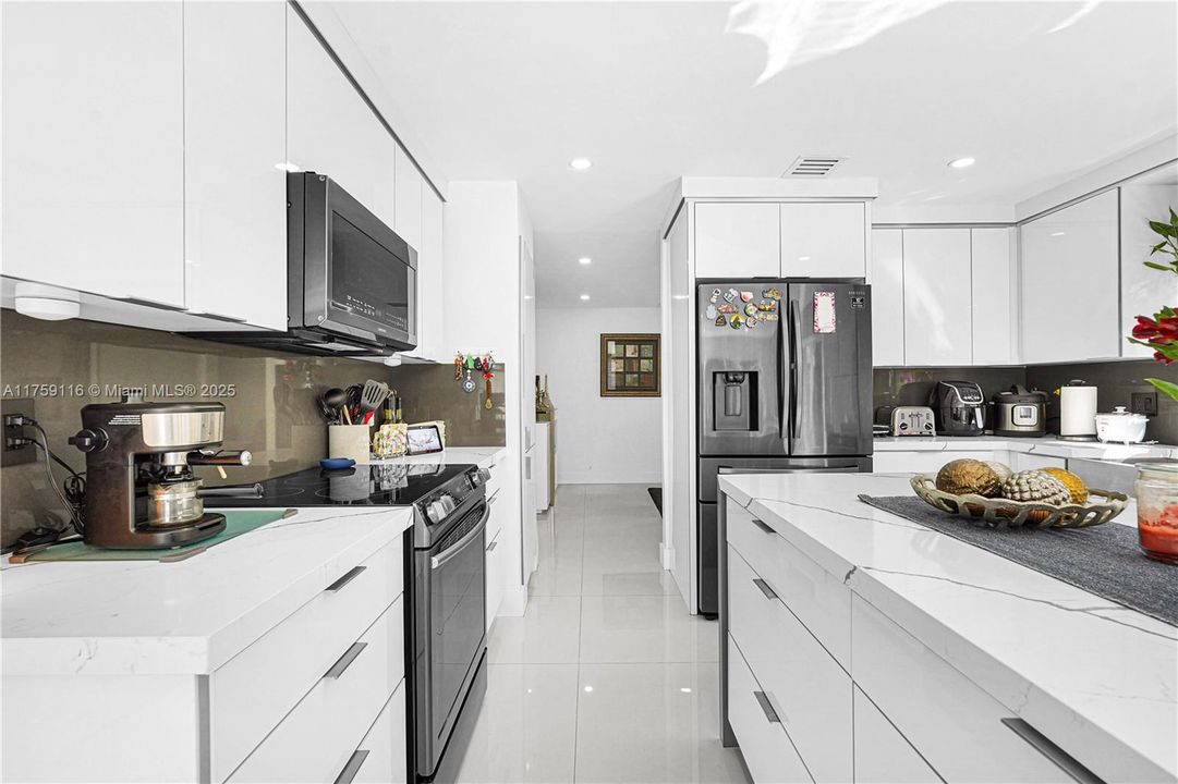 Recently Rented: $6,000 (4 beds, 2 baths, 2258 Square Feet)