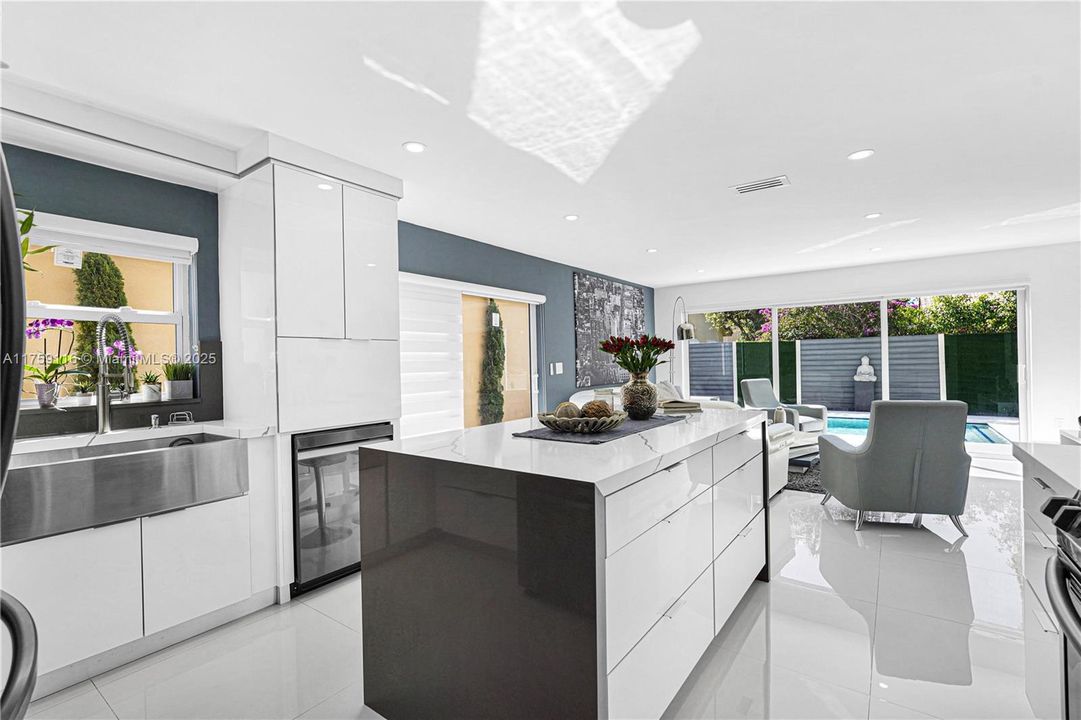 Recently Rented: $6,000 (4 beds, 2 baths, 2258 Square Feet)