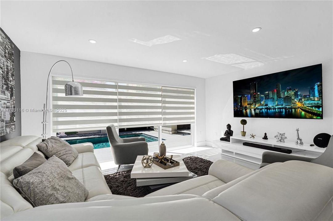 Recently Rented: $6,000 (4 beds, 2 baths, 2258 Square Feet)