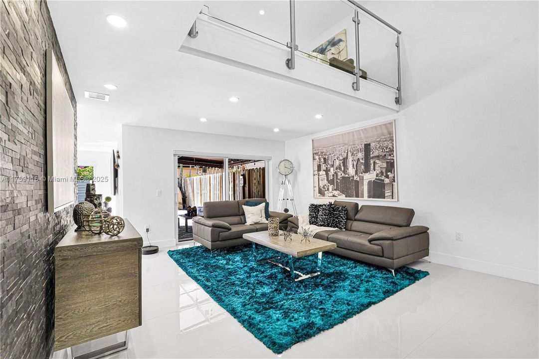 Recently Rented: $6,000 (4 beds, 2 baths, 2258 Square Feet)