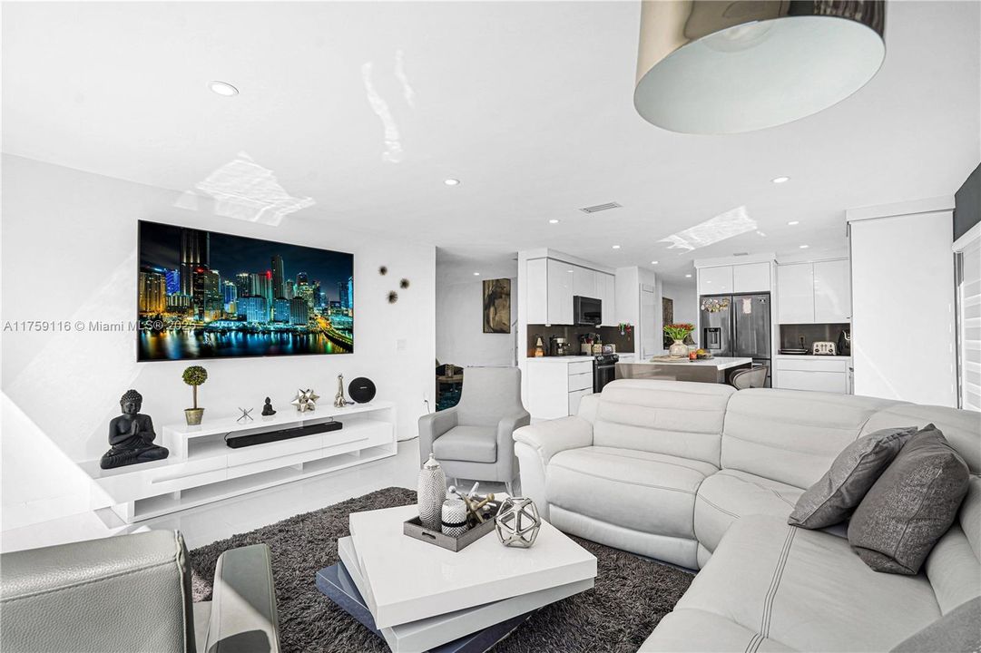 Recently Rented: $6,000 (4 beds, 2 baths, 2258 Square Feet)