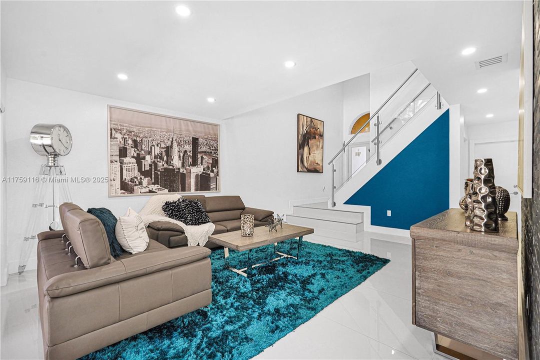 Recently Rented: $6,000 (4 beds, 2 baths, 2258 Square Feet)