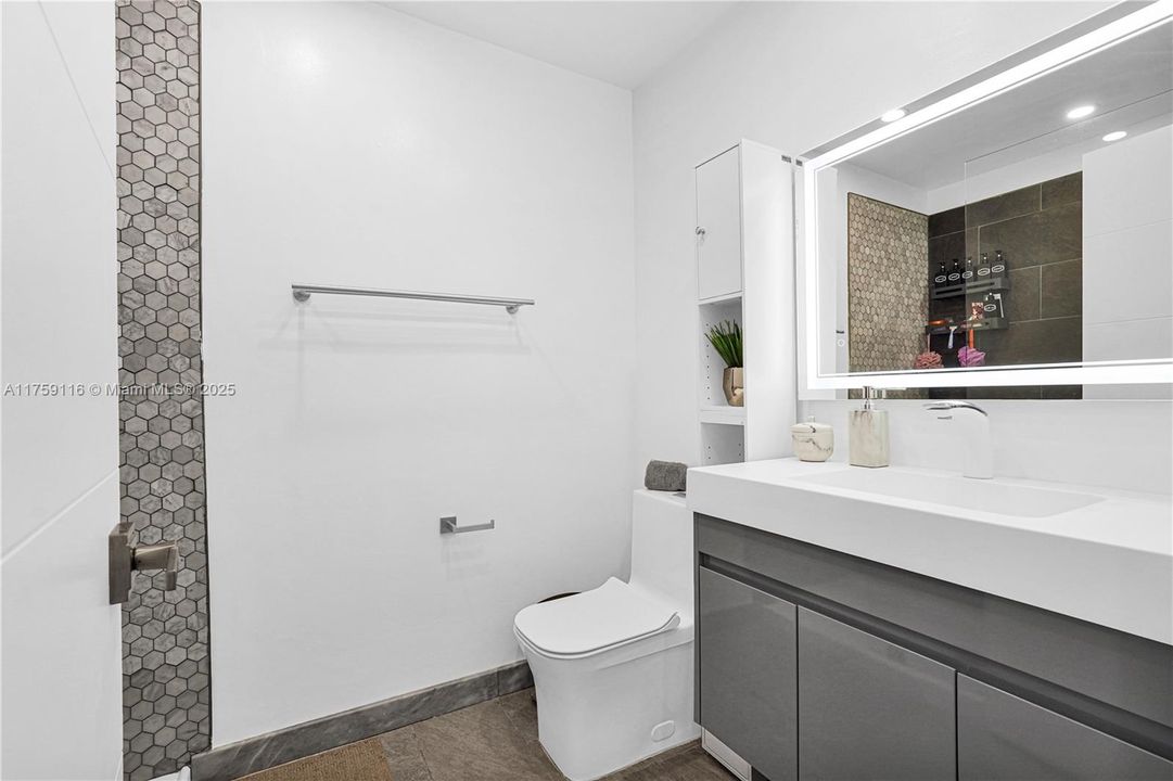 Recently Rented: $6,000 (4 beds, 2 baths, 2258 Square Feet)