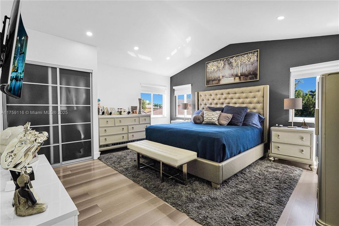 Recently Rented: $6,000 (4 beds, 2 baths, 2258 Square Feet)