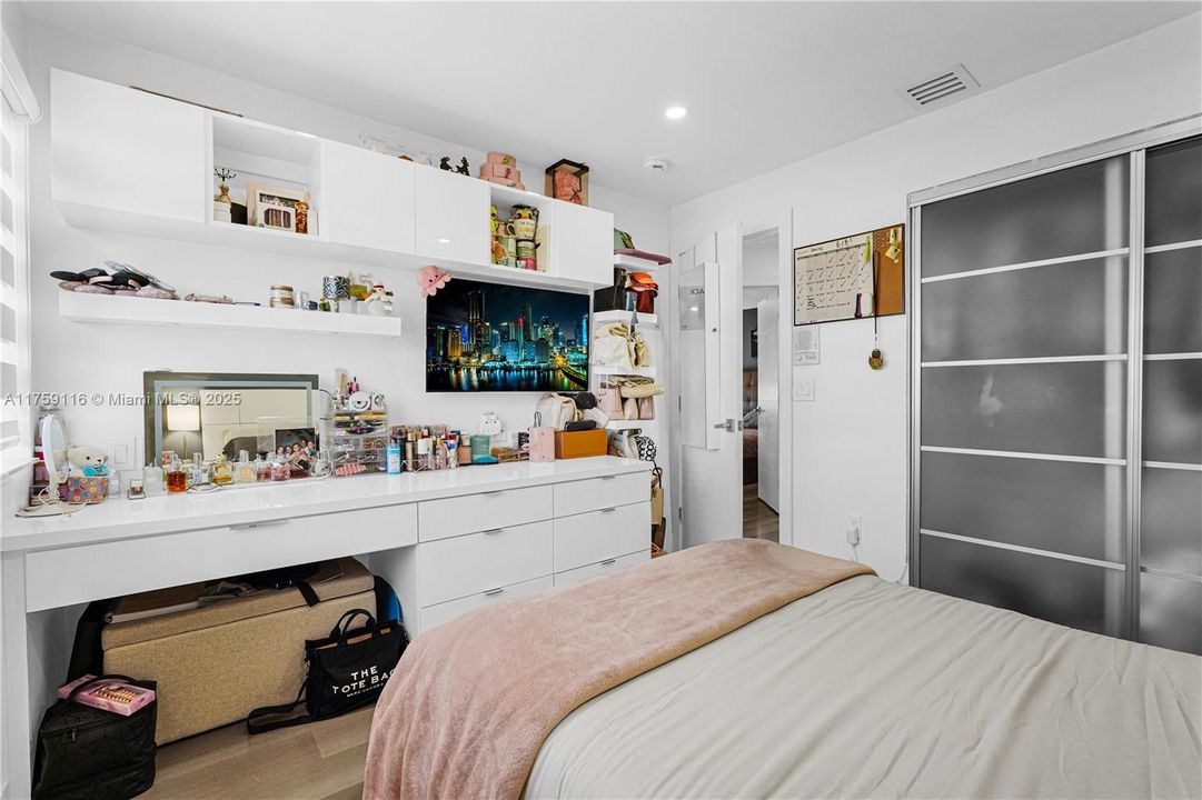 Recently Rented: $6,000 (4 beds, 2 baths, 2258 Square Feet)