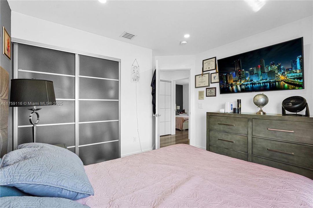 Recently Rented: $6,000 (4 beds, 2 baths, 2258 Square Feet)