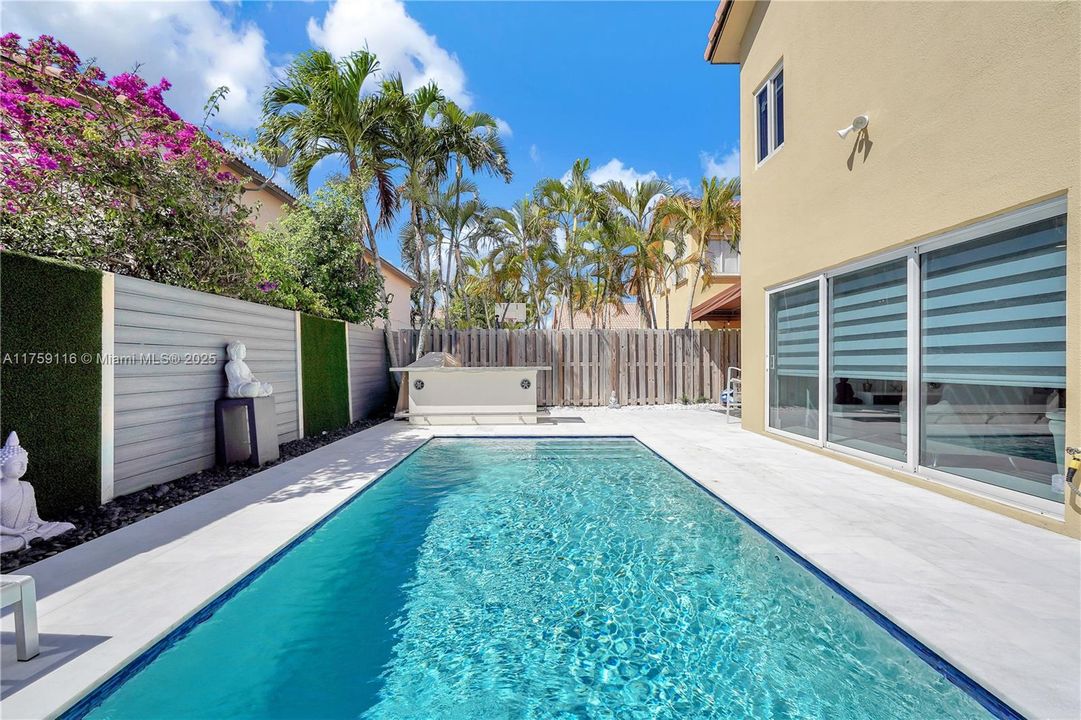 Recently Rented: $6,000 (4 beds, 2 baths, 2258 Square Feet)