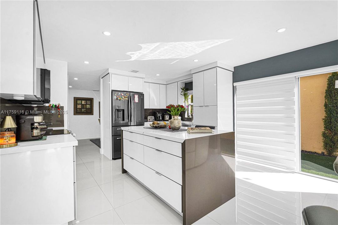 Recently Rented: $6,000 (4 beds, 2 baths, 2258 Square Feet)