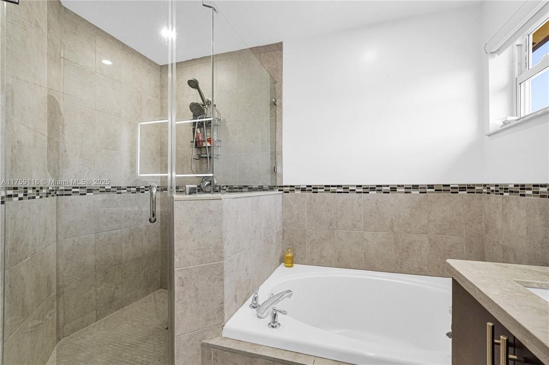 Recently Rented: $6,000 (4 beds, 2 baths, 2258 Square Feet)