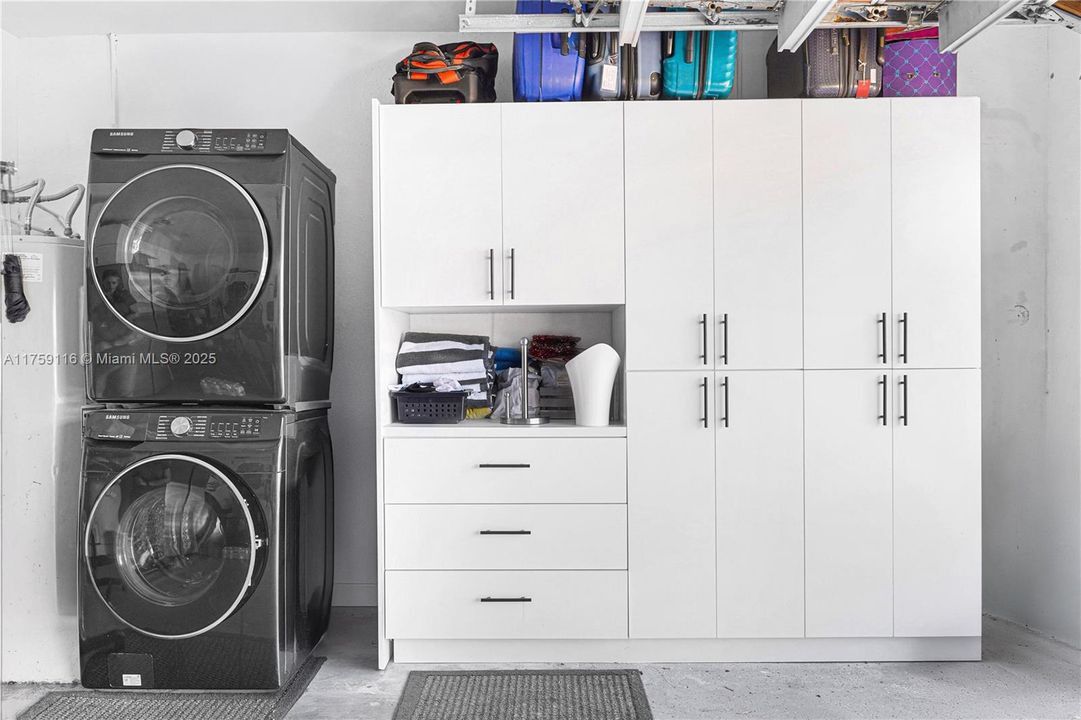 Recently Rented: $6,000 (4 beds, 2 baths, 2258 Square Feet)