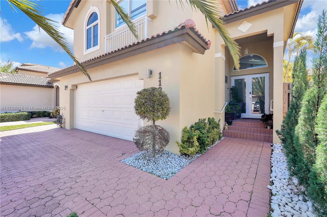 Recently Rented: $6,000 (4 beds, 2 baths, 2258 Square Feet)